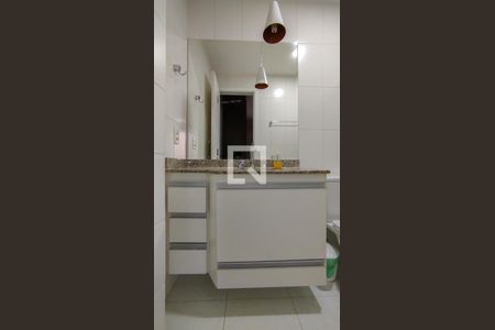 Apartamento à venda com 145m², 3 quartos e 3 vagas Apartamento à venda com 145m², 3 quartos e 3 vagasBanheiro da Suíte 1