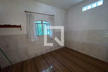 Quarto de casa para alugar com 3 quartos, 200m² em Parque Paulista, Duque de Caxias