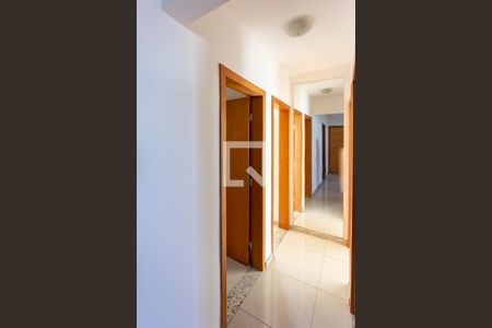 Corredor de apartamento para alugar com 3 quartos, 155m² em Vila Jardim Leblon, Belo Horizonte