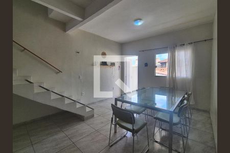 Sala de casa de condomínio para alugar com 3 quartos, 160m² em Vargem Grande, Rio de Janeiro