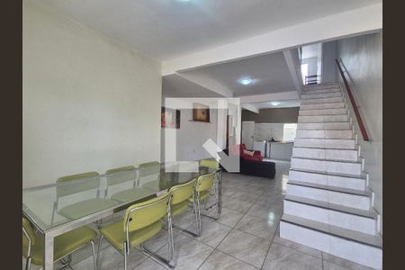 Sala de casa de condomínio para alugar com 3 quartos, 160m² em Vargem Grande, Rio de Janeiro