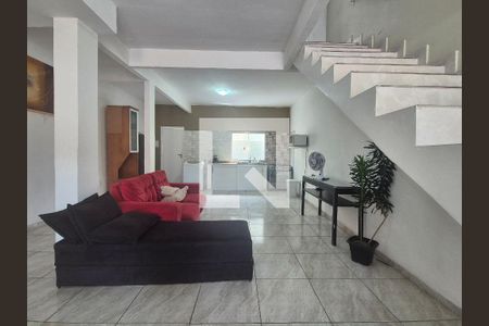 Sala de casa de condomínio para alugar com 3 quartos, 160m² em Vargem Grande, Rio de Janeiro