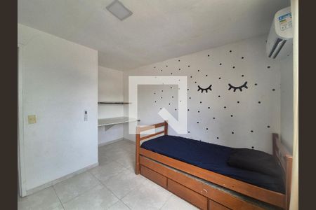 Quarto 1 de casa de condomínio para alugar com 3 quartos, 160m² em Vargem Grande, Rio de Janeiro