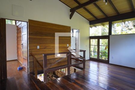 Sala 2 de casa para alugar com 4 quartos, 125m² em Lagoa da Conceição, Florianópolis