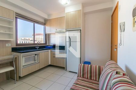 Sala/Cozinha de apartamento para alugar com 1 quarto, 32m² em Centro, Curitiba
