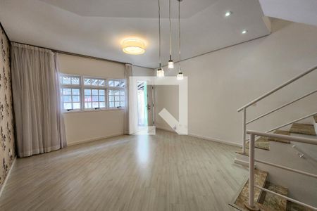 Casa de condomínio para alugar com 122m², 3 quartos e 2 vagasSala