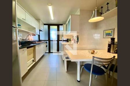 Apartamento à venda com 3 quartos, 130m² em Petrópolis, Porto Alegre