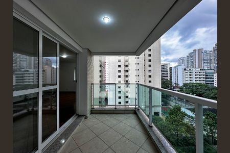 Sacada de apartamento à venda com 3 quartos, 157m² em Campo Belo, São Paulo