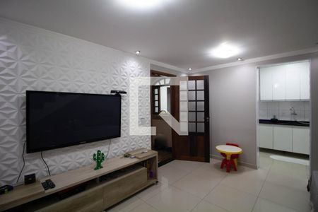 Sala de casa de condomínio para alugar com 2 quartos, 70m² em Jardim Redil, São Paulo