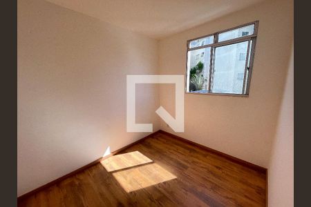 quarto 1 de apartamento à venda com 2 quartos, 48m² em Califórnia, Belo Horizonte
