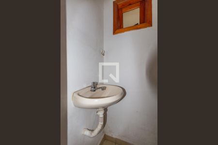 Lavabo de casa para alugar com 3 quartos, 180m² em Jardim Coimbra, São Paulo