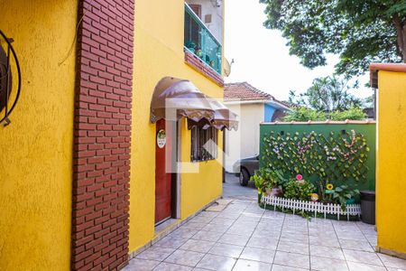 Casa à venda com 150m², 3 quartos e 3 vagas Casa à venda com 150m², 3 quartos e 3 vagasFachada