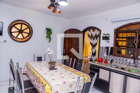 Casa à venda com 150m², 3 quartos e 3 vagas Casa à venda com 150m², 3 quartos e 3 vagasCozinha