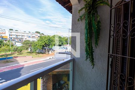 Casa à venda com 150m², 3 quartos e 3 vagas Casa à venda com 150m², 3 quartos e 3 vagasVaranda do Quarto 3