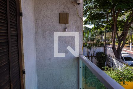 Casa à venda com 150m², 3 quartos e 3 vagas Casa à venda com 150m², 3 quartos e 3 vagasVaranda do Quarto 3