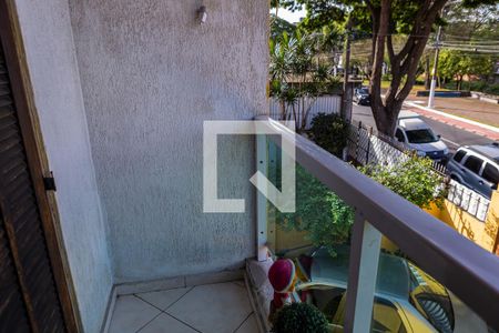 Casa à venda com 150m², 3 quartos e 3 vagas Casa à venda com 150m², 3 quartos e 3 vagasVaranda do Quarto 3