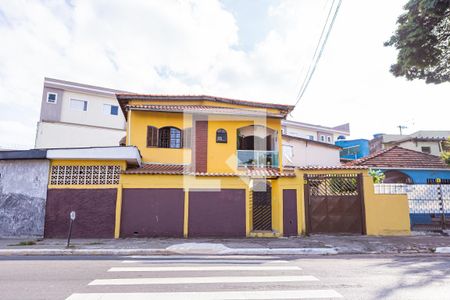Casa à venda com 150m², 3 quartos e 3 vagas Casa à venda com 150m², 3 quartos e 3 vagasFachada