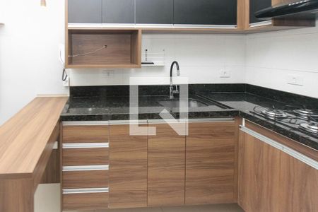 Cozinha de apartamento para alugar com 2 quartos, 40m² em Vila Divina Pastora, São Paulo