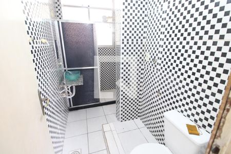 Banheiro de apartamento para alugar com 2 quartos, 46m² em Irajá, Rio de Janeiro