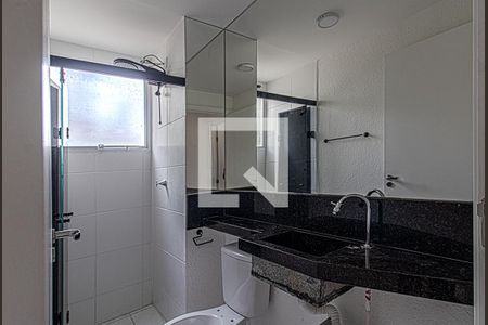 banheiro social_1 de apartamento para alugar com 2 quartos, 41m² em Jardim São Savério, São Paulo