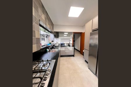 Cozinha de casa à venda com 5 quartos, 700m² em Vila Inah, São Paulo