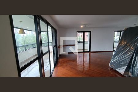 Sala de apartamento à venda com 4 quartos, 240m² em Jardim Londrina, São Paulo