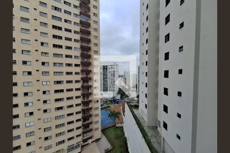 Vista Sala de apartamento à venda com 3 quartos, 80m² em Santa Teresinha, São Paulo