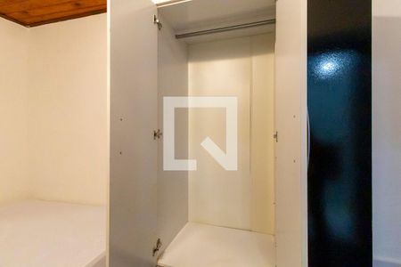 Quarto 1 - Armários de apartamento para alugar com 2 quartos, 45m² em Cidade Universitária, Campinas