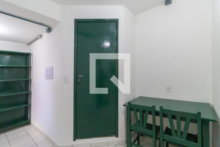 Espaço de jantar, estudos e hall de entrada de kitnet/studio para alugar com 2 quartos, 35m² em Cidade Universitária, Campinas