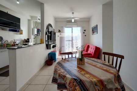 Sala de apartamento para alugar com 3 quartos, 74m² em Ocian, Praia Grande