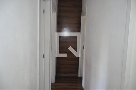 Corredor de apartamento para alugar com 3 quartos, 60m² em Del Castilho, Rio de Janeiro