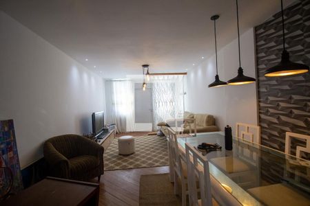 Casa de condomínio para alugar com 200m², 4 quartos e 2 vagasSala