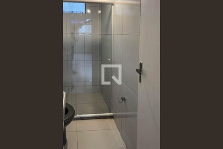 Banheiro de apartamento para alugar com 2 quartos, 49m² em Barra, Salvador