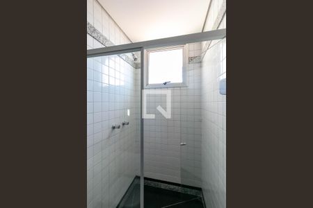 Banheiro de apartamento à venda com 1 quarto, 71m² em Belvedere, Belo Horizonte