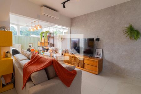 Sala de casa de condomínio à venda com 2 quartos, 135m² em Jardim Peri Peri, São Paulo