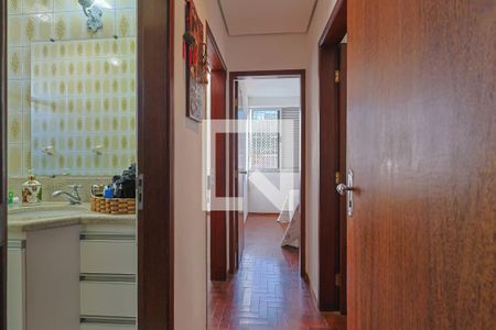 Corredor de apartamento para alugar com 2 quartos, 89m² em Sagrada Família, Belo Horizonte