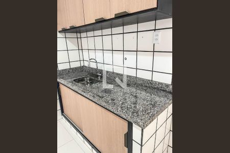 Cozinha de apartamento para alugar com 2 quartos, 50m² em Barra, Salvador