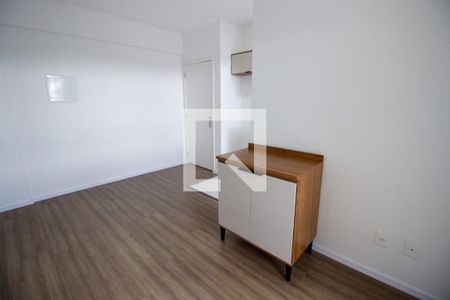 Sala de apartamento à venda com 2 quartos, 43m² em Vila Iasi, Taboão da Serra