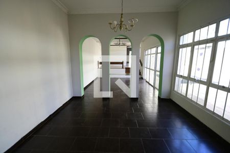 Sala 2 de casa para alugar com 4 quartos, 280m² em Jardim Chapadão, Campinas