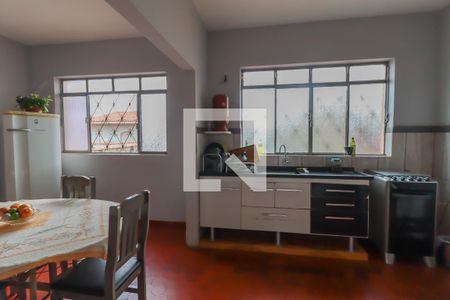 Casa à venda com 750m², 3 quartos e 5 vagas Casa à venda com 750m², 3 quartos e 5 vagasCozinha