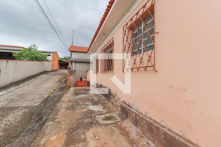 Casa à venda com 750m², 3 quartos e 5 vagas Casa à venda com 750m², 3 quartos e 5 vagasQuintal