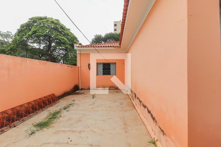 Casa à venda com 750m², 3 quartos e 5 vagas Casa à venda com 750m², 3 quartos e 5 vagasQuintal