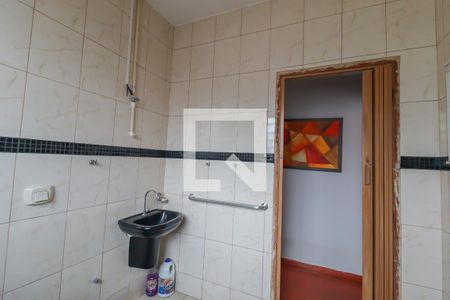 Casa à venda com 750m², 3 quartos e 5 vagas Casa à venda com 750m², 3 quartos e 5 vagasBanheiro
