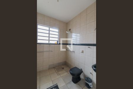 Casa à venda com 750m², 3 quartos e 5 vagas Casa à venda com 750m², 3 quartos e 5 vagasBanheiro