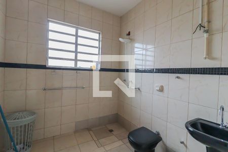 Casa à venda com 750m², 3 quartos e 5 vagas Casa à venda com 750m², 3 quartos e 5 vagasBanheiro