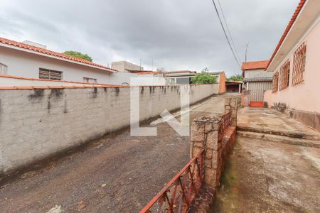 Casa à venda com 750m², 3 quartos e 5 vagas Casa à venda com 750m², 3 quartos e 5 vagasQuintal
