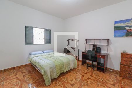 Casa à venda com 750m², 3 quartos e 5 vagas Casa à venda com 750m², 3 quartos e 5 vagasQuarto 2