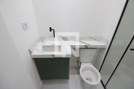 Banheiro de kitnet/studio para alugar com 1 quarto, 25m² em Santana, São Paulo