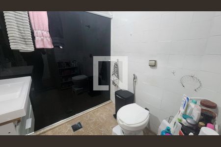 Banheiro de apartamento para alugar com 2 quartos, 79m² em Encruzilhada, Santos