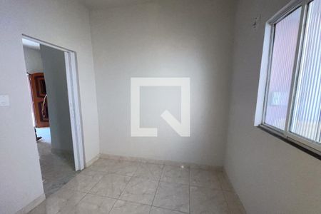 Quarto de casa para alugar com 2 quartos, 65m² em Vila Sarapui, Duque de Caxias